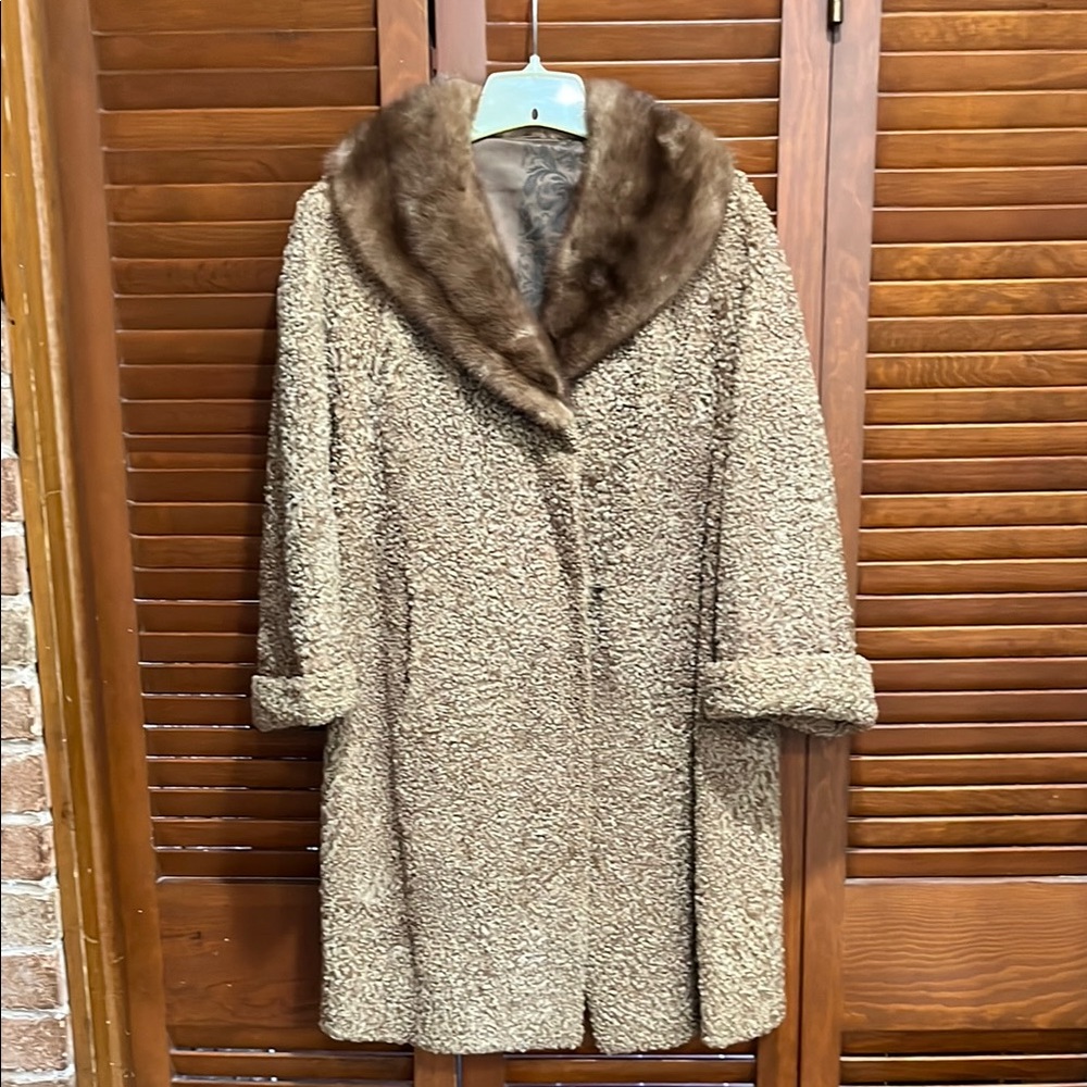 Elegant vintage Mutton and Mink Fur Collar Coat